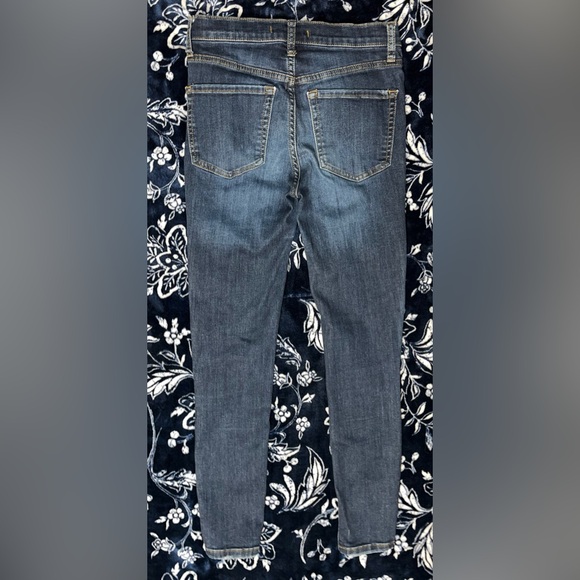 EUC! Free People Ripped High Waist Skinny - Picture 6 of 10